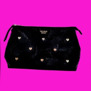 🖤VICTORIA'S SECRET Black Glossy Pouch w Metal Gold Heart Studs💛